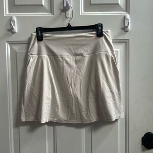 Rhone 16 Course to Court Skorts women’s beige skort Sz M